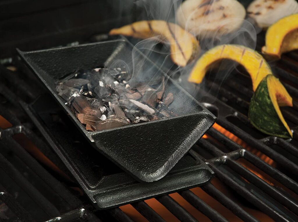 Charcoal Companion Cast Iron gas Grill Vshaped smoker Box Kookgek.nl